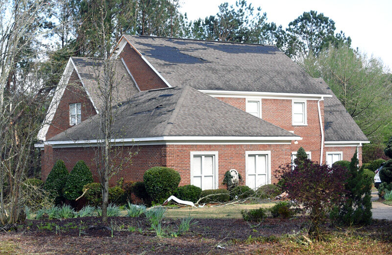 Possible tornado leaves mark on Dothan neighborhood